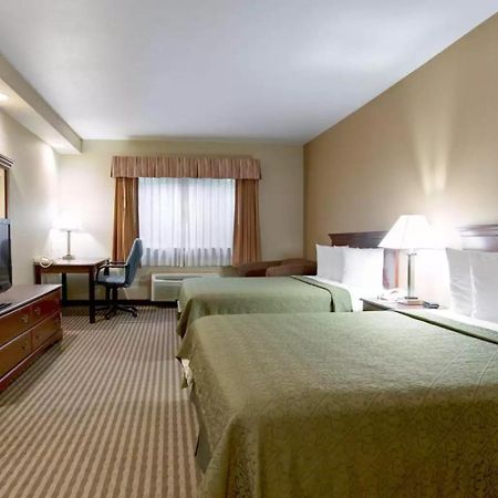 Quality Inn & Suites Silicon Valley Санта Клара Экстерьер фото